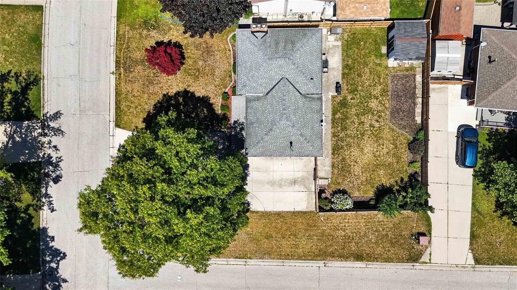 492 Parkdale Crescent, St Clair, ON