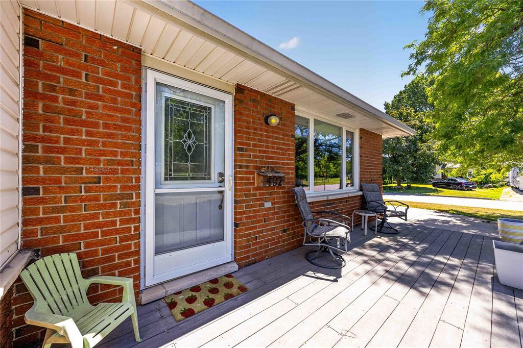 492 Parkdale Crescent, St Clair, ON
