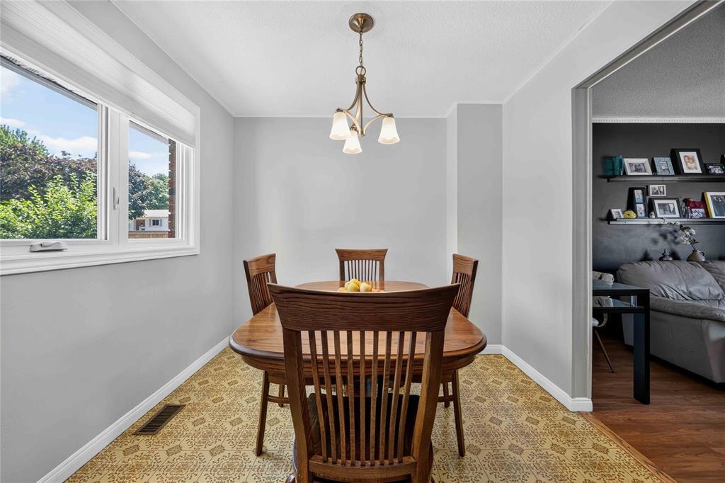 492 Parkdale Crescent, St Clair, ON