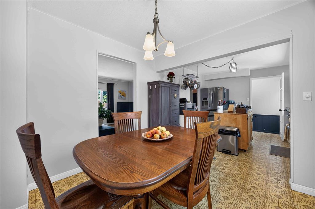 492 Parkdale Crescent, St Clair, ON
