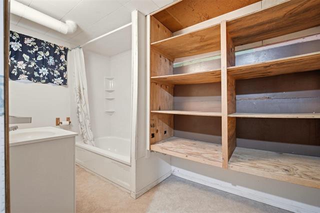 1035 Scotland Ave, Winnipeg, MB - Indoor