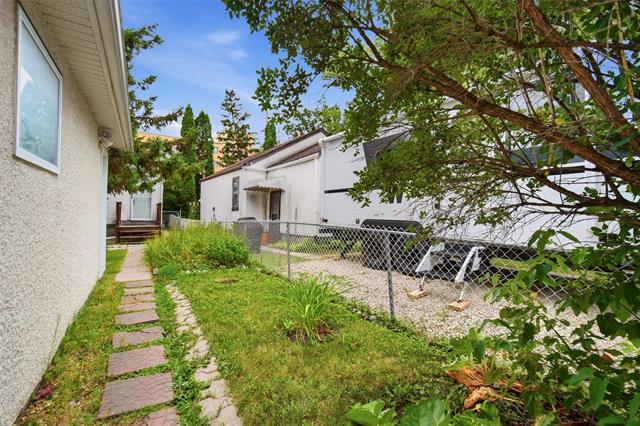 1035 Scotland Ave, Winnipeg, MB - Outdoor