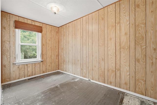 1035 Scotland Ave, Winnipeg, MB - Indoor Photo Showing Other Room