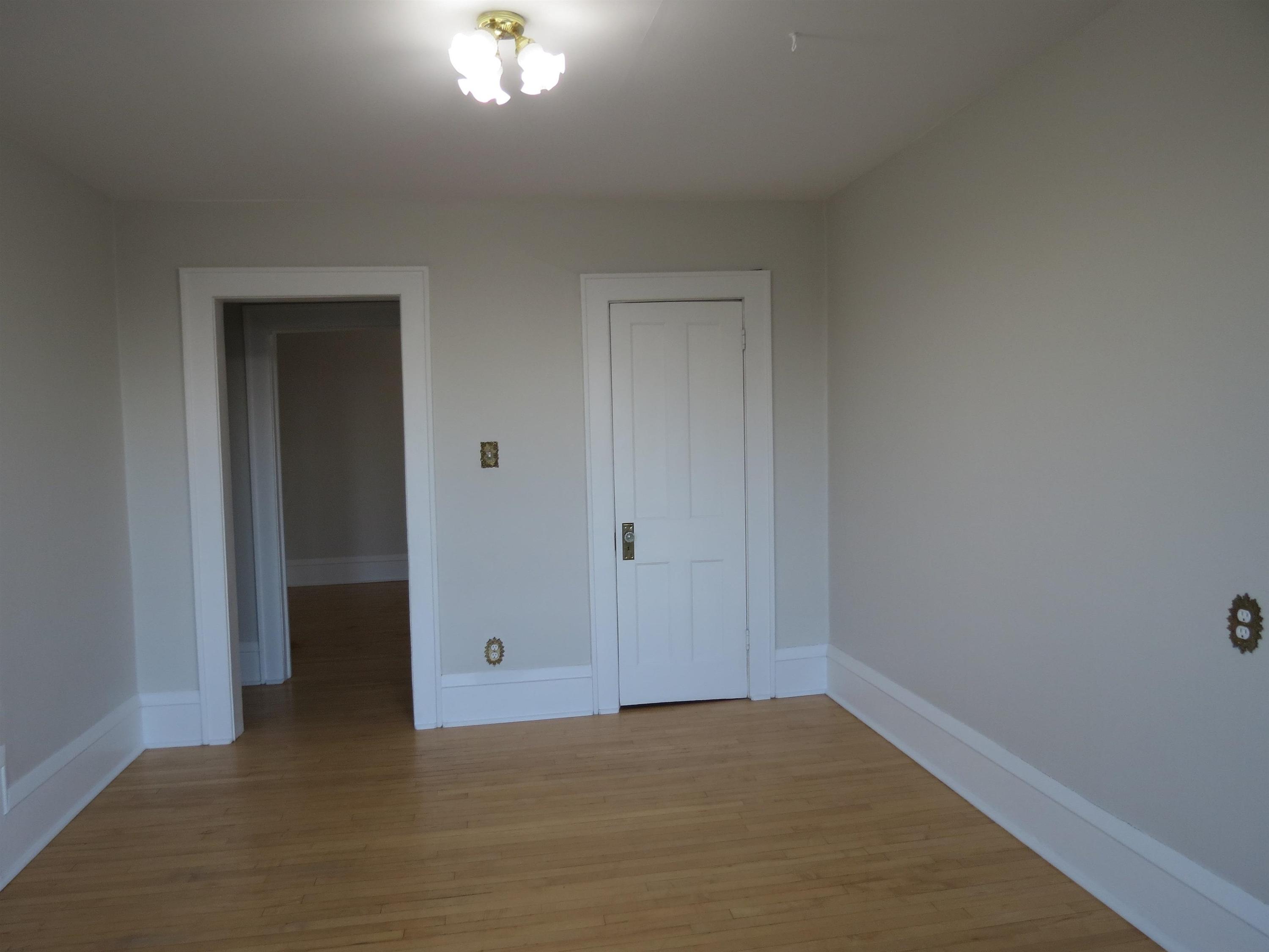 4 Crown Street, Thunder Bay, ON - Indoor Photo Showing Other Room