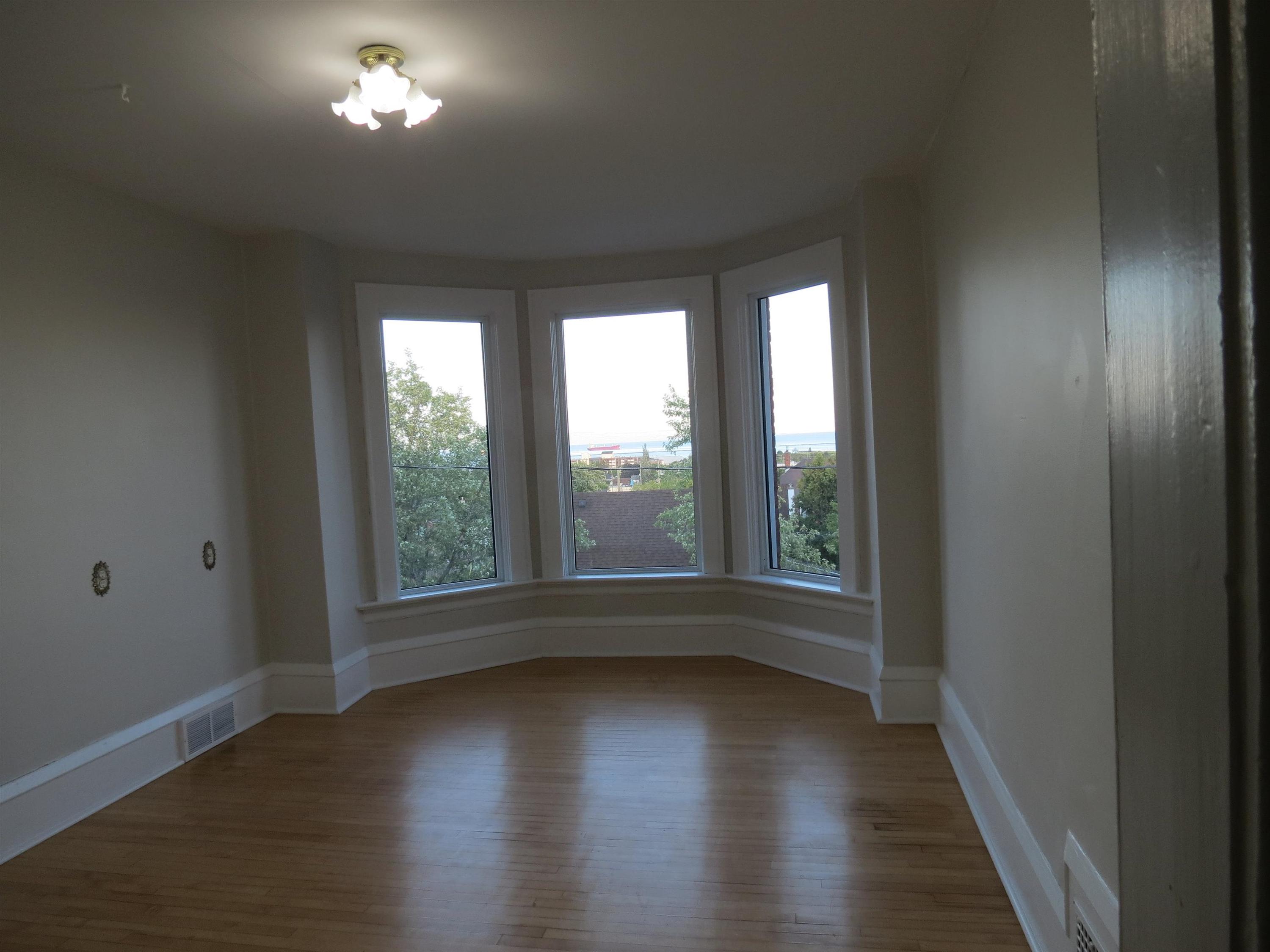 4 Crown Street, Thunder Bay, ON - Indoor Photo Showing Other Room