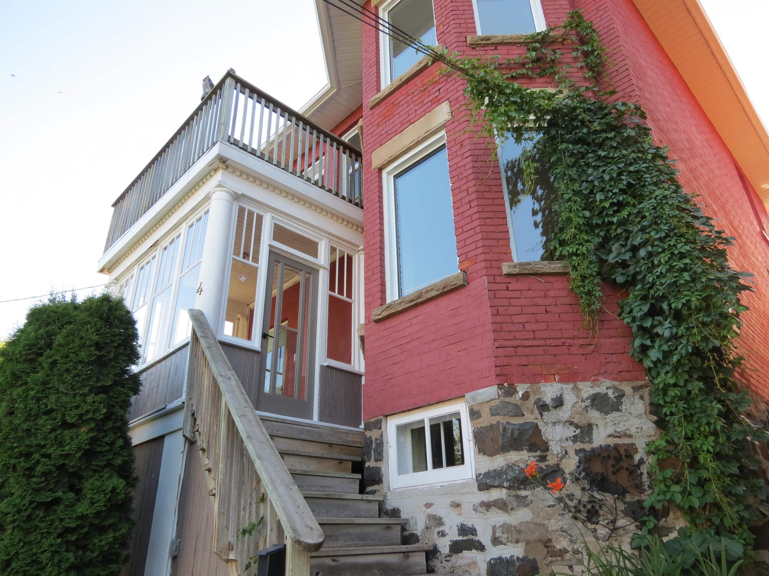 4 Crown Street, Thunder Bay, ON - Outdoor