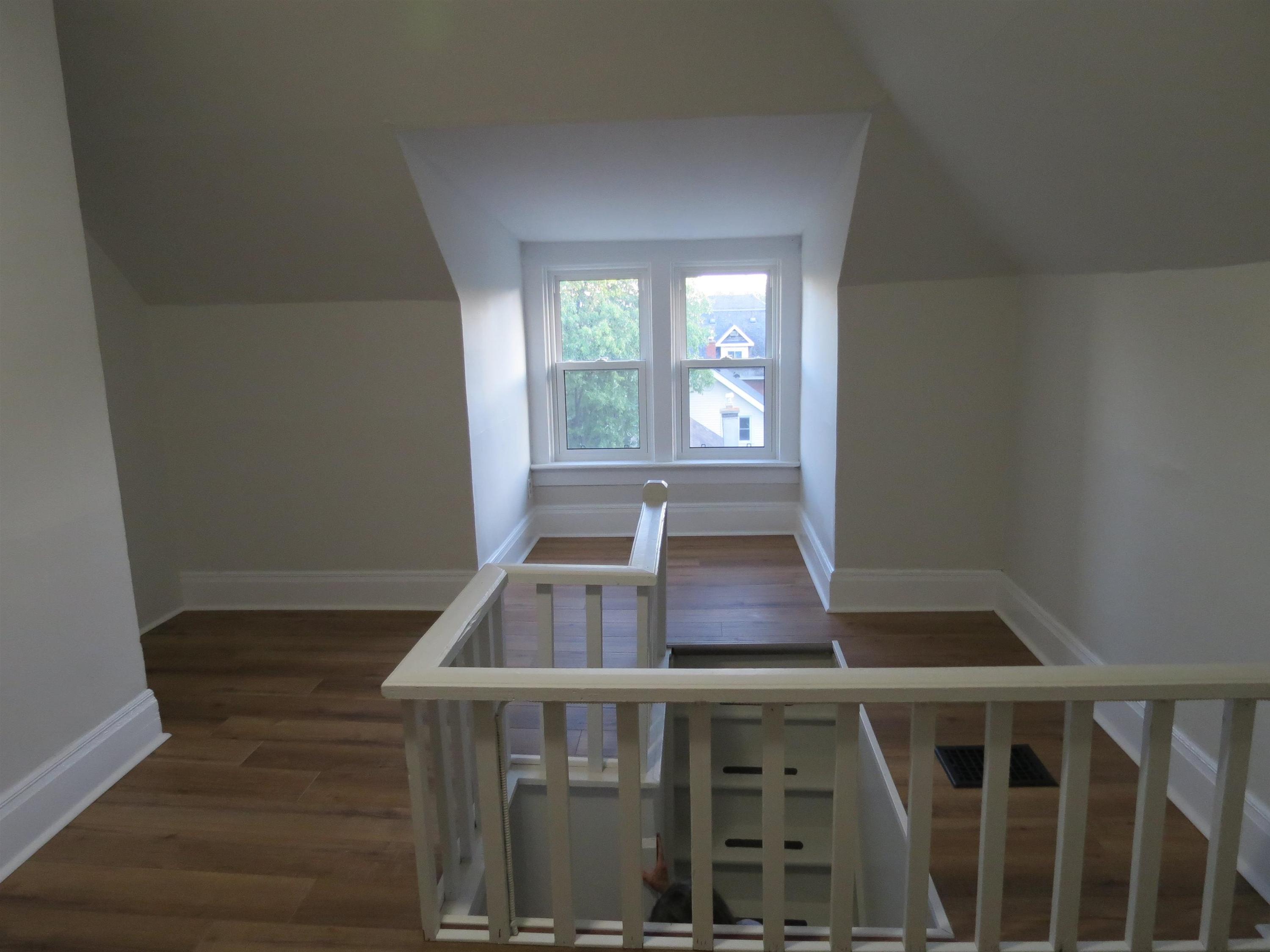 4 Crown Street, Thunder Bay, ON - Indoor Photo Showing Other Room