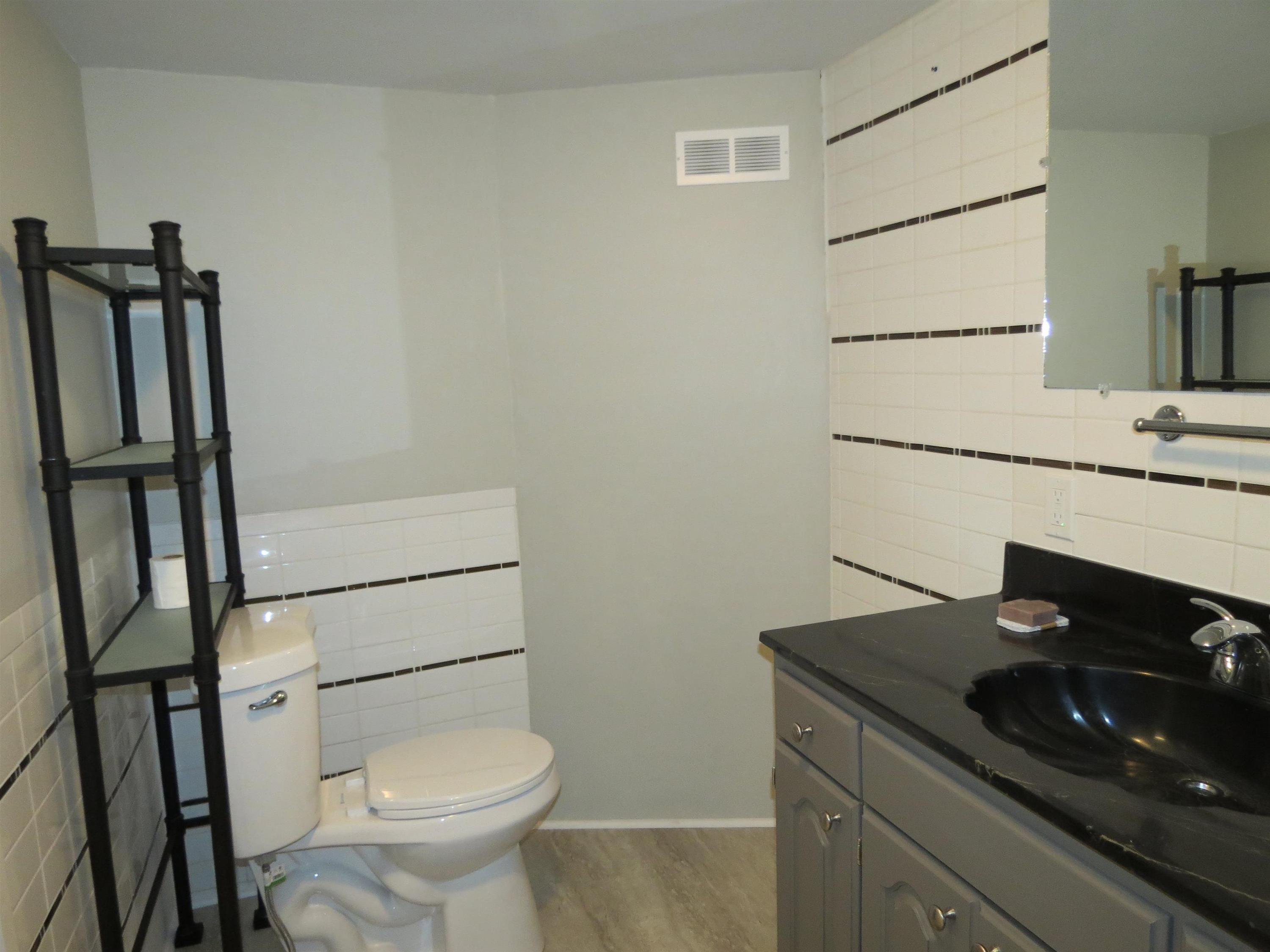 4 Crown Street, Thunder Bay, ON - Indoor Photo Showing Bathroom