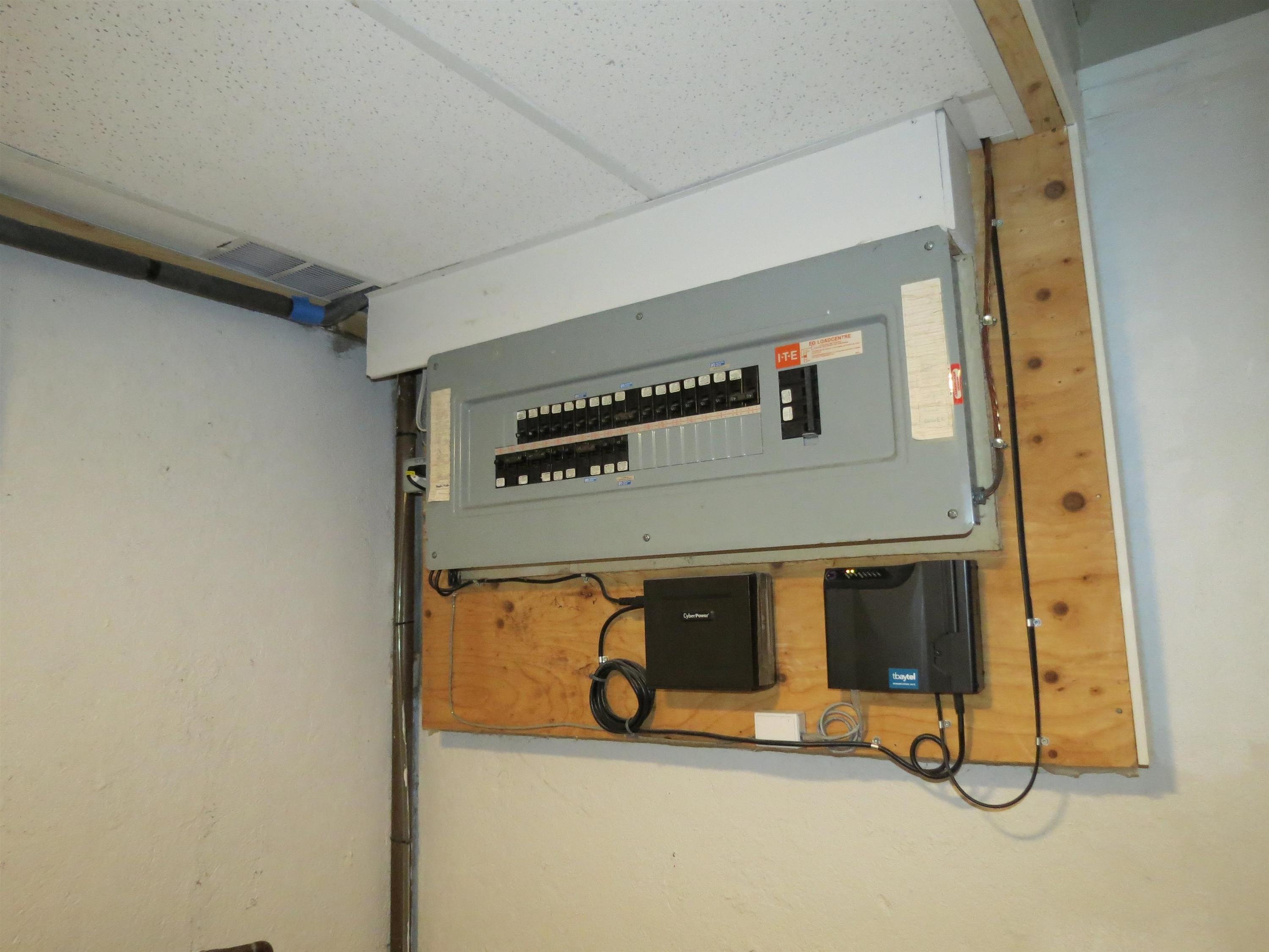4 Crown Street, Thunder Bay, ON - Indoor