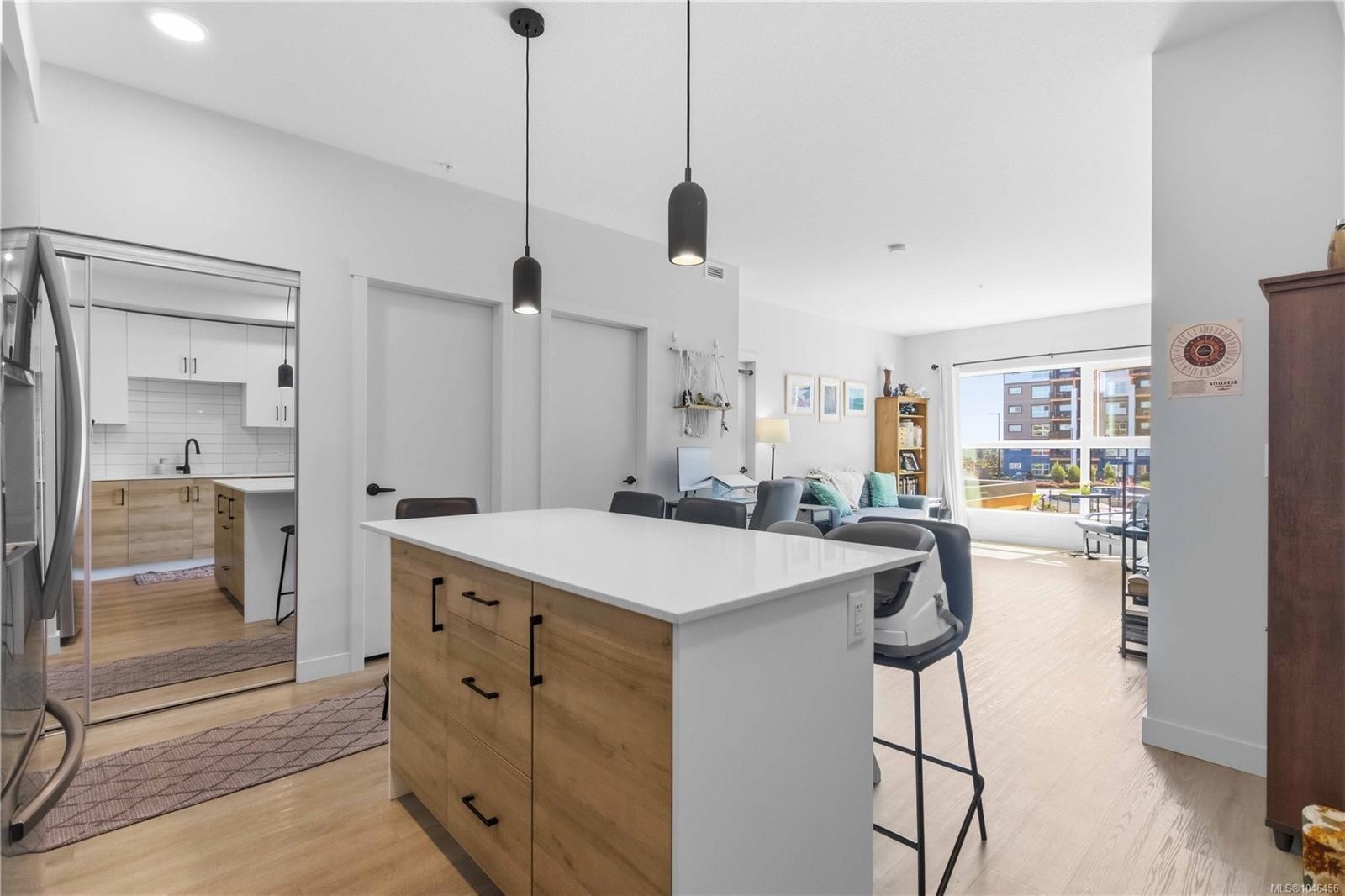 #206-2461 Gateway Rd, Langford, BC - Indoor Photo Showing Kitchen