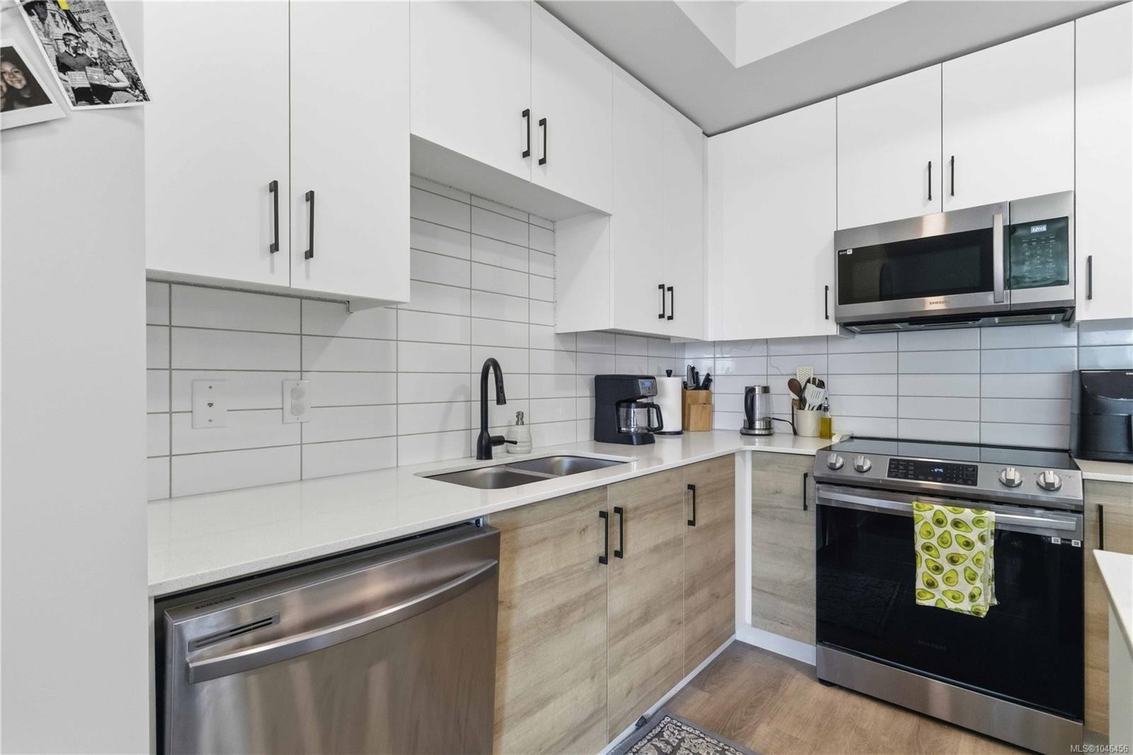 #206-2461 Gateway Rd, Langford, BC - Indoor Photo Showing Kitchen With Double Sink With Upgraded Kitchen