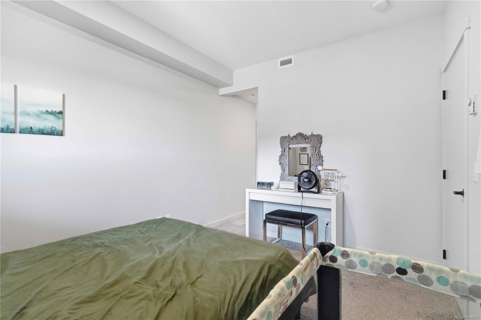 #206-2461 Gateway Rd, Langford, BC - Indoor Photo Showing Bedroom