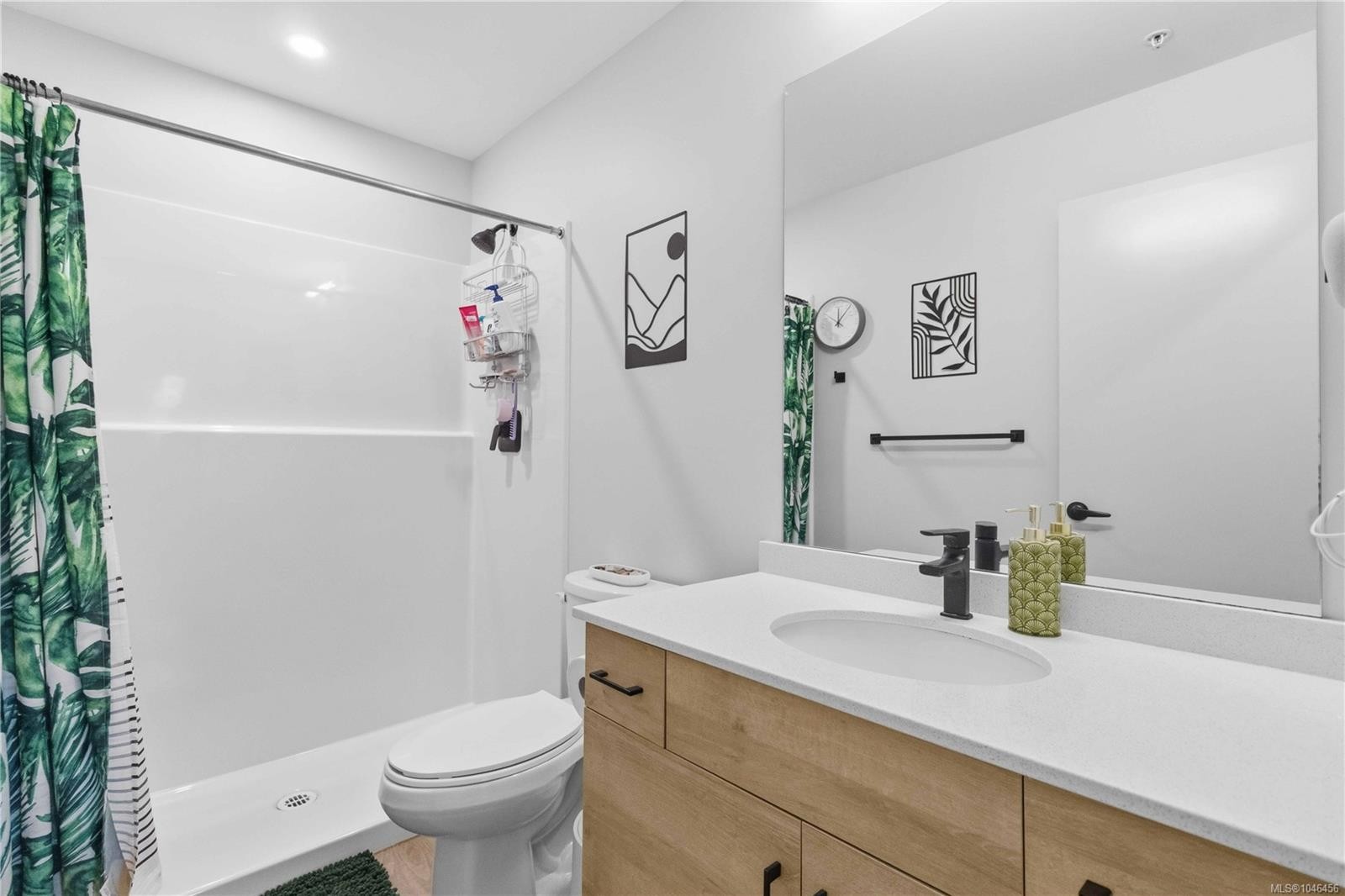 #206-2461 Gateway Rd, Langford, BC - Indoor Photo Showing Bathroom