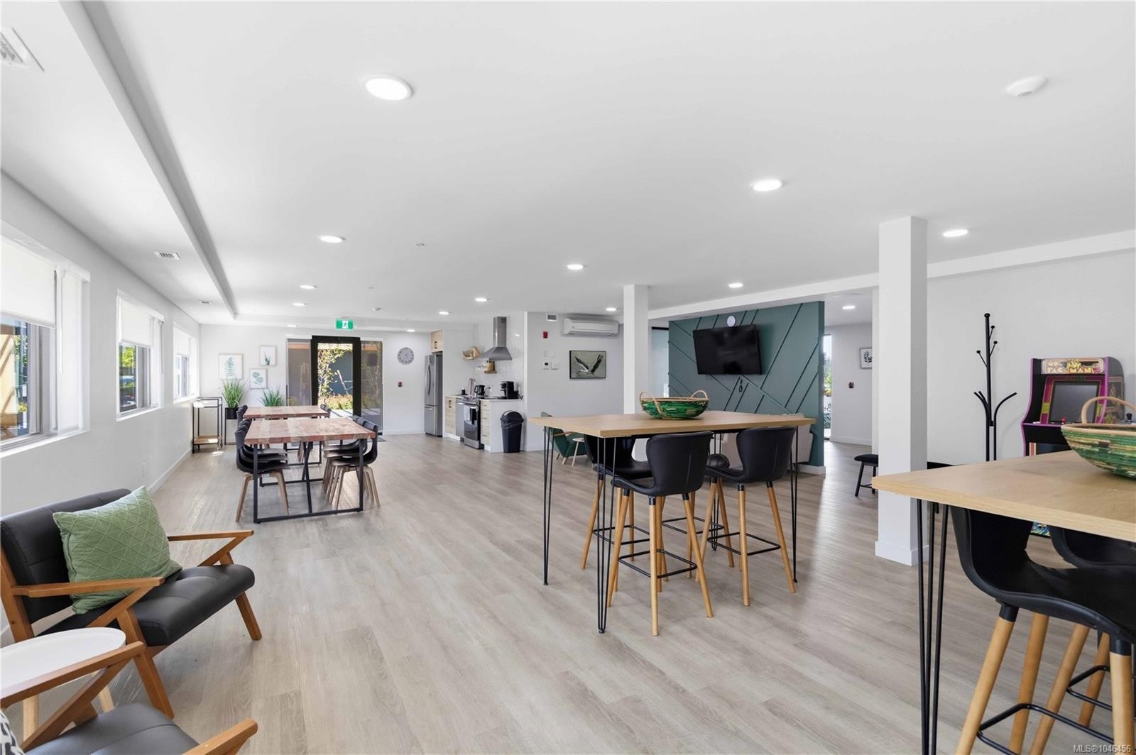 #206-2461 Gateway Rd, Langford, BC - Indoor