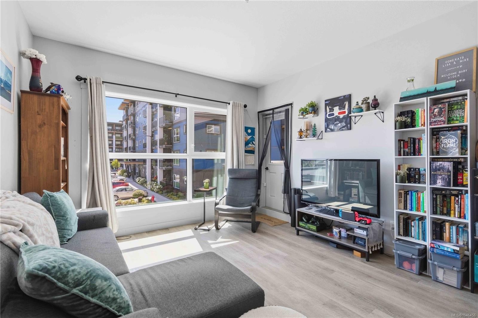 #206-2461 Gateway Rd, Langford, BC - Indoor