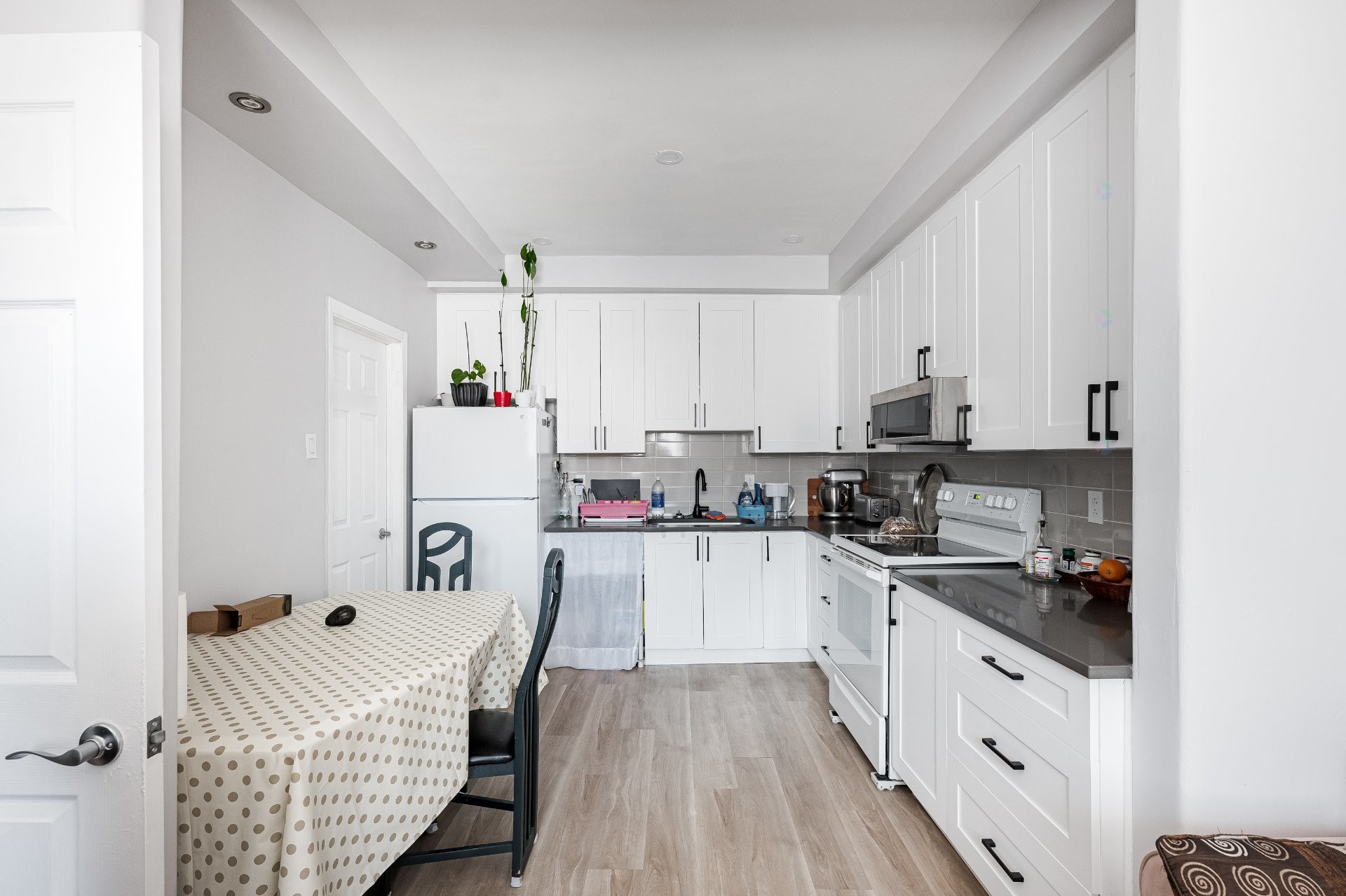 Kitchen - 3529 Rue Evelyn, Montréal (Verdun/Île-Des-Soeurs), QC - Indoor Photo Showing Kitchen