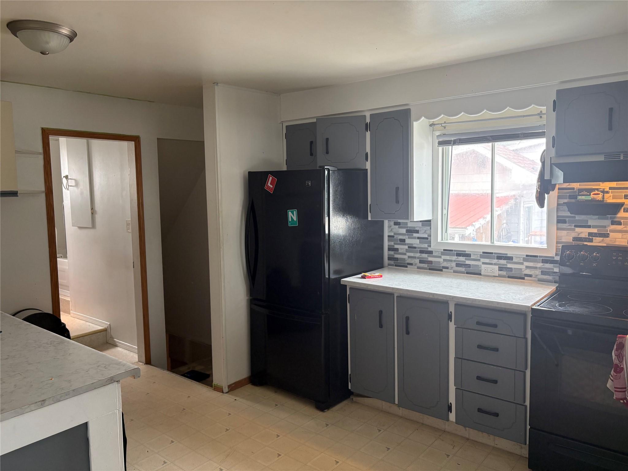 515 5Th Street, Cranbrook, BC - Indoor Photo Showing Kitchen