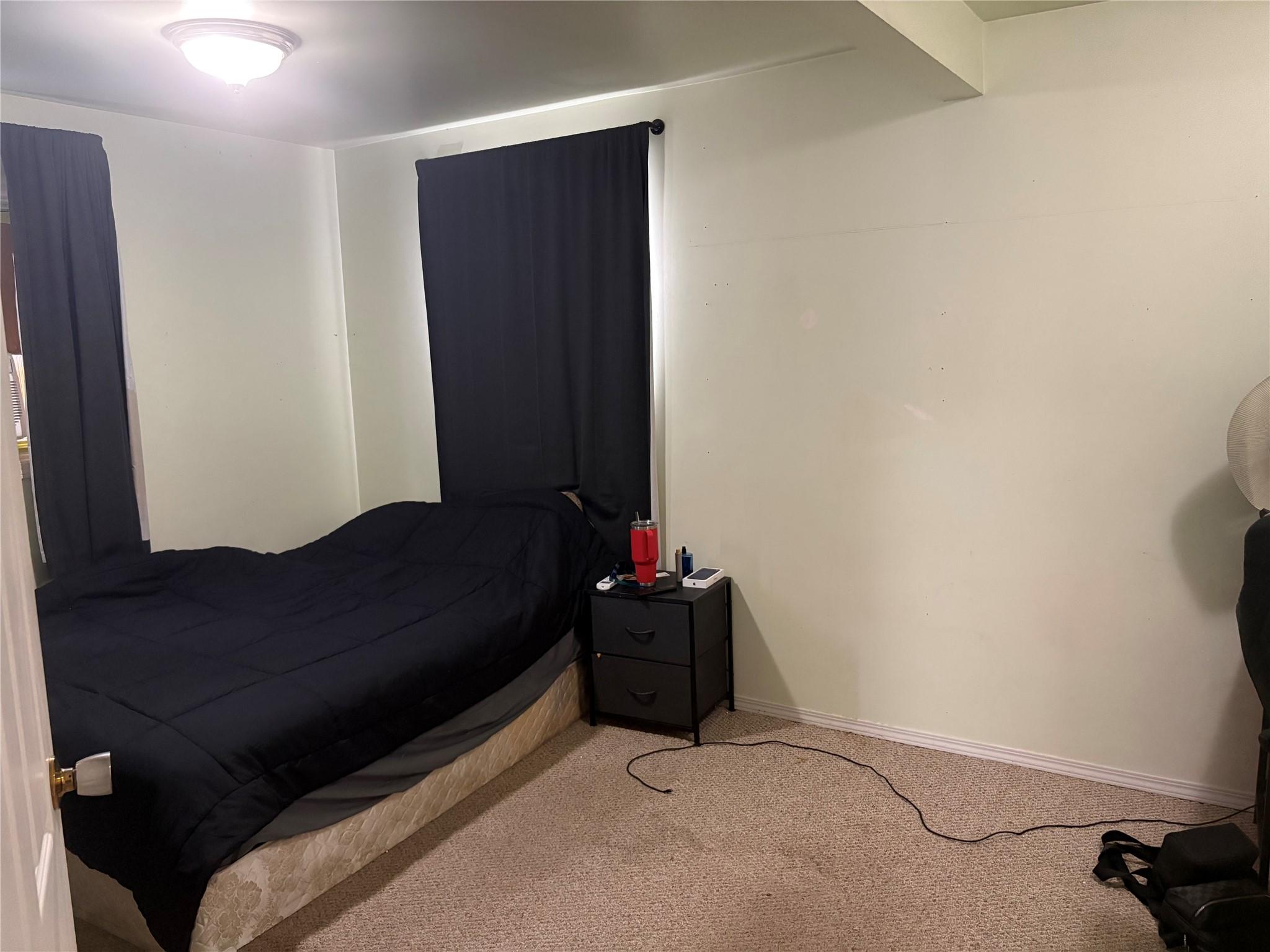 515 5Th Street, Cranbrook, BC - Indoor Photo Showing Bedroom