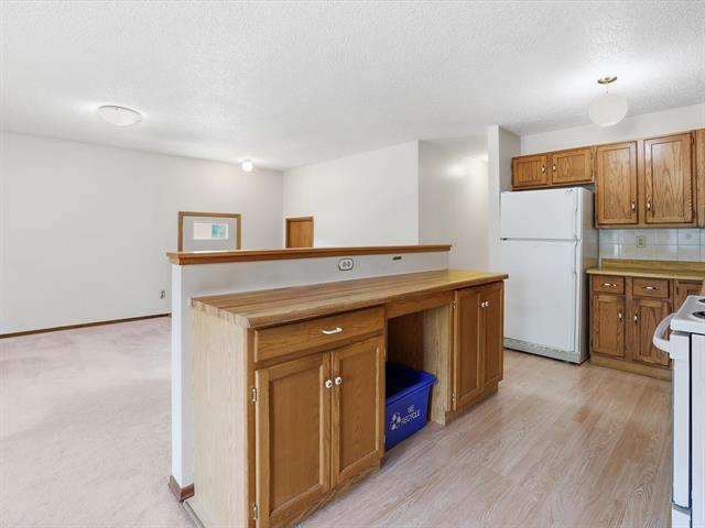 854 Templeton Ave, Winnipeg, MB - Indoor Photo Showing Kitchen