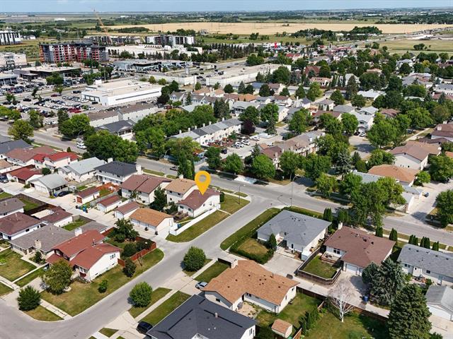 854 Templeton Ave, Winnipeg, MB - Outdoor With View