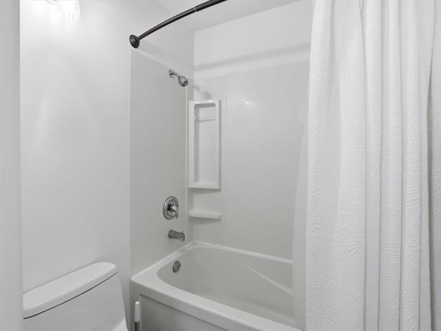 202 Whiteway Rd, Winnipeg, MB - Indoor Photo Showing Bathroom