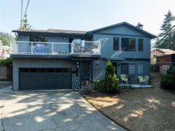 3239 Sedgwick Dr Colwood, BC V9C 3K2