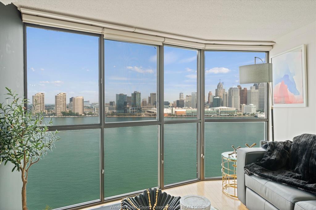1608-515 Riverside Drive West, Windsor, ON - Indoor With Body Of Water