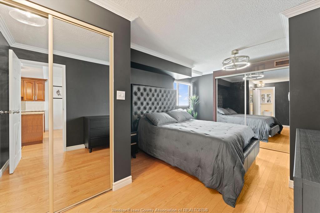 1608-515 Riverside Drive West, Windsor, ON - Indoor Photo Showing Bedroom