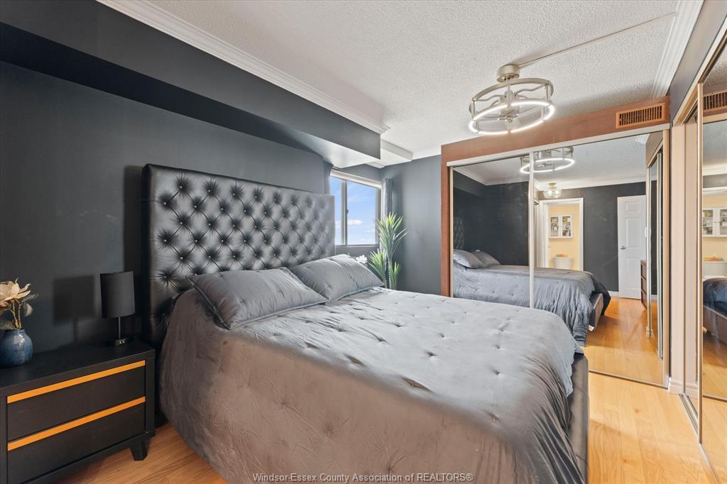 1608-515 Riverside Drive West, Windsor, ON - Indoor Photo Showing Bedroom