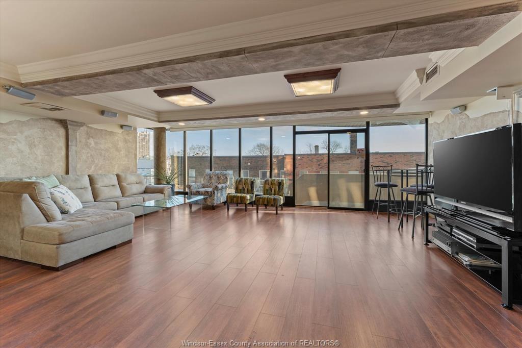 1608-515 Riverside Drive West, Windsor, ON - Indoor