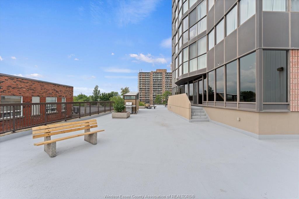 1608-515 Riverside Drive West, Windsor, ON - Outdoor