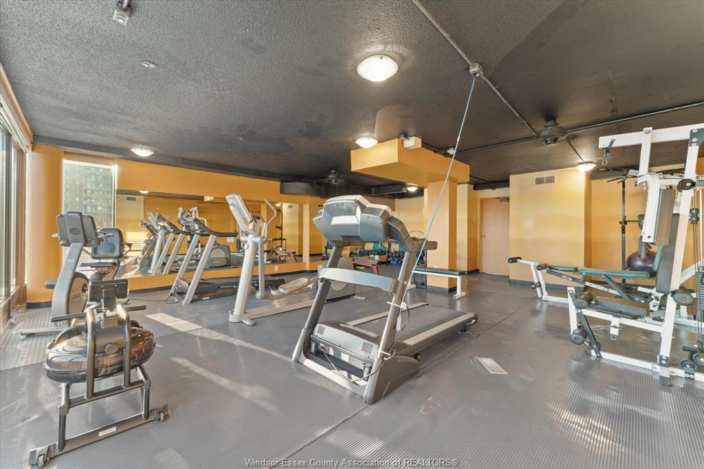 1608-515 Riverside Drive West, Windsor, ON - Indoor Photo Showing Gym Room