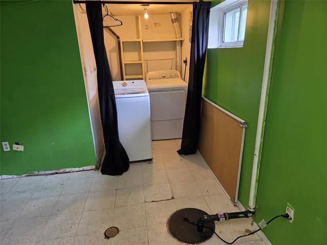 647 Muriel St, Winnipeg, MB - Indoor Photo Showing Laundry Room