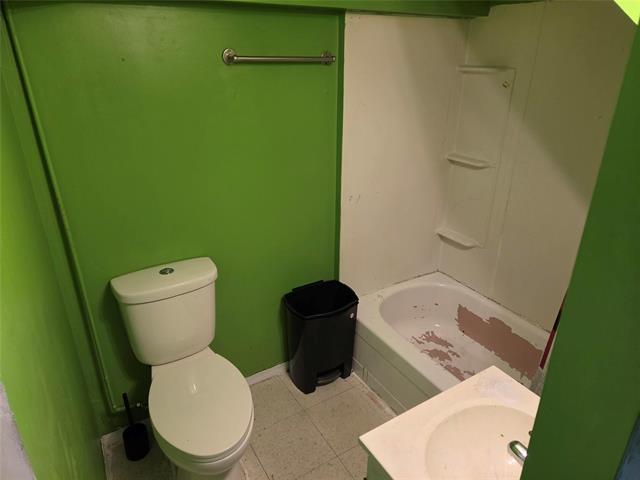 647 Muriel St, Winnipeg, MB - Indoor Photo Showing Bathroom