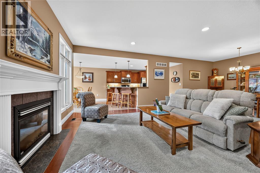 169 Augusta Boulevard, Sarnia, ON - Indoor Photo Showing Living Room With Fireplace