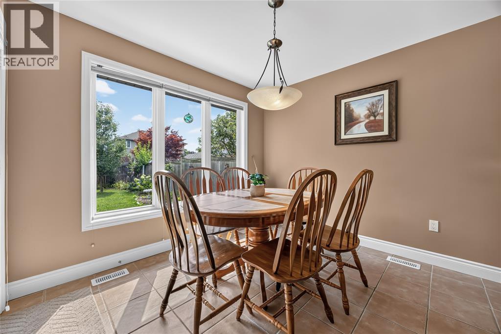 169 Augusta Boulevard, Sarnia, ON - Indoor Photo Showing Dining Room