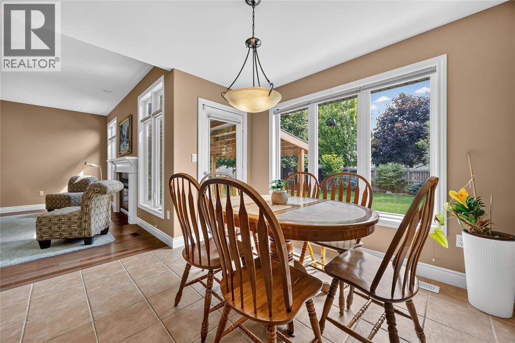169 Augusta Boulevard, Sarnia, ON - Indoor Photo Showing Dining Room