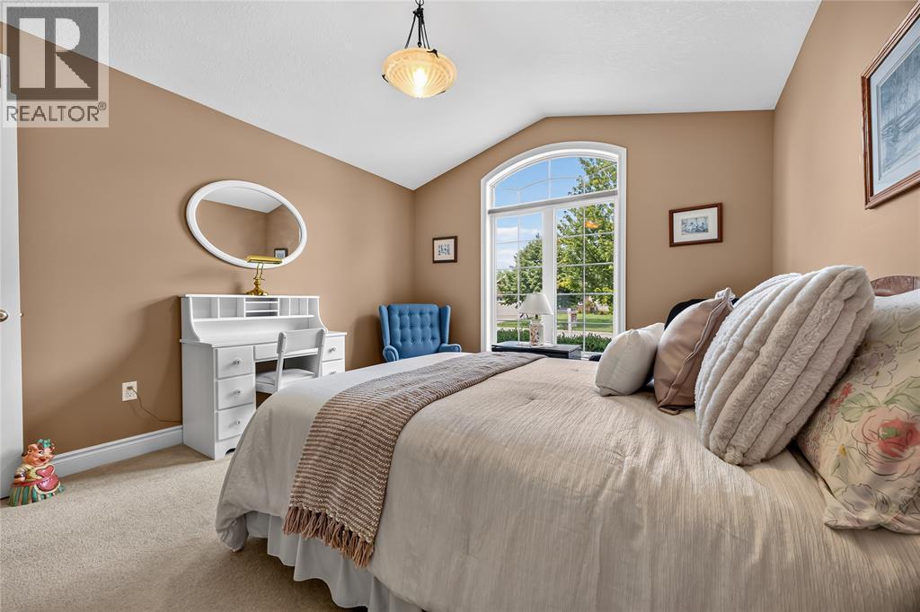 169 Augusta Boulevard, Sarnia, ON - Indoor Photo Showing Bedroom