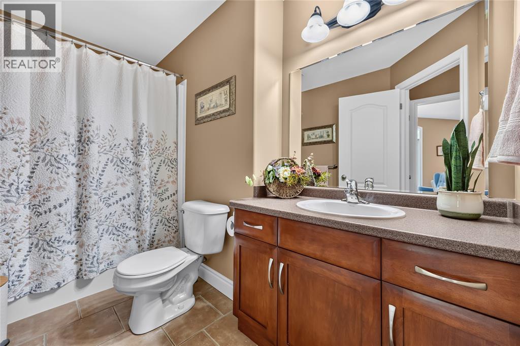 169 Augusta Boulevard, Sarnia, ON - Indoor Photo Showing Bathroom
