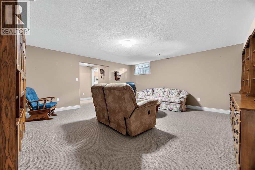169 Augusta Boulevard, Sarnia, ON - Indoor