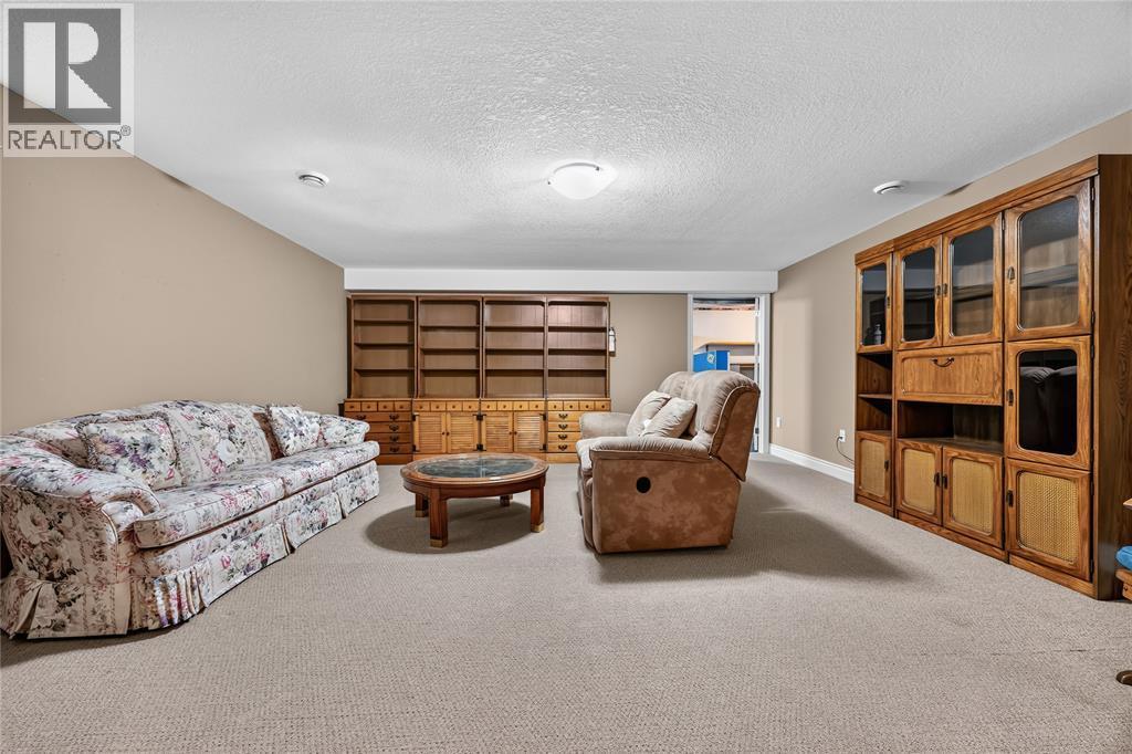 169 Augusta Boulevard, Sarnia, ON - Indoor