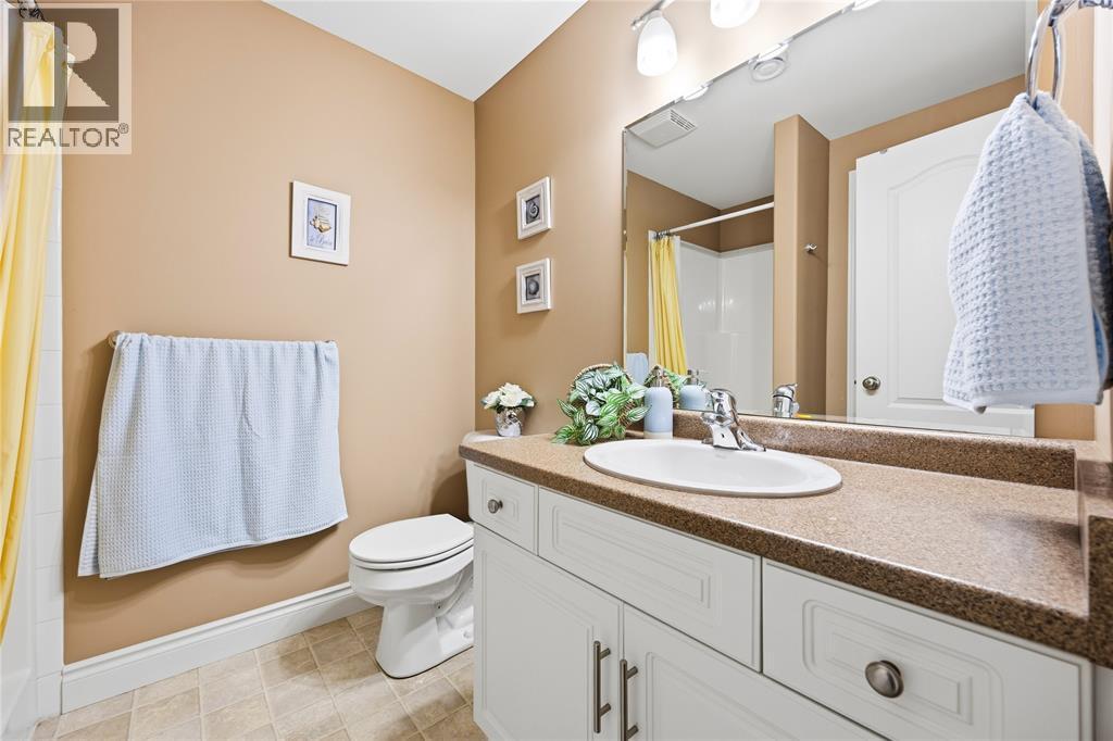 169 Augusta Boulevard, Sarnia, ON - Indoor Photo Showing Bathroom