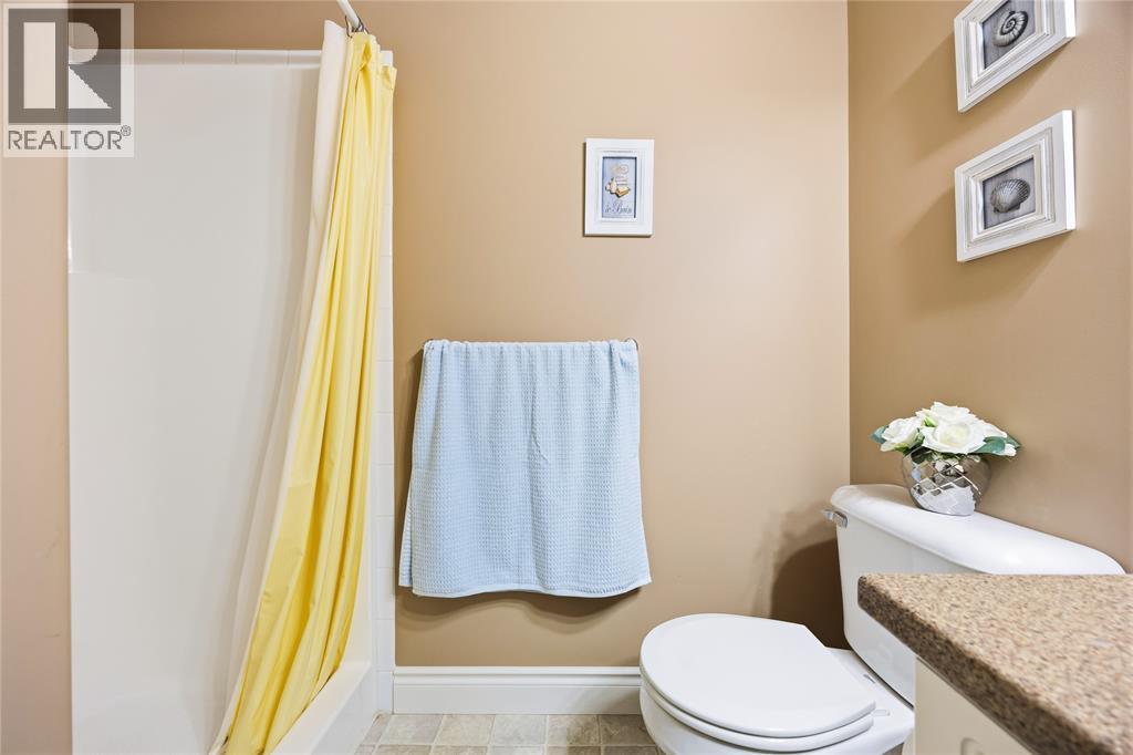 169 Augusta Boulevard, Sarnia, ON - Indoor Photo Showing Bathroom