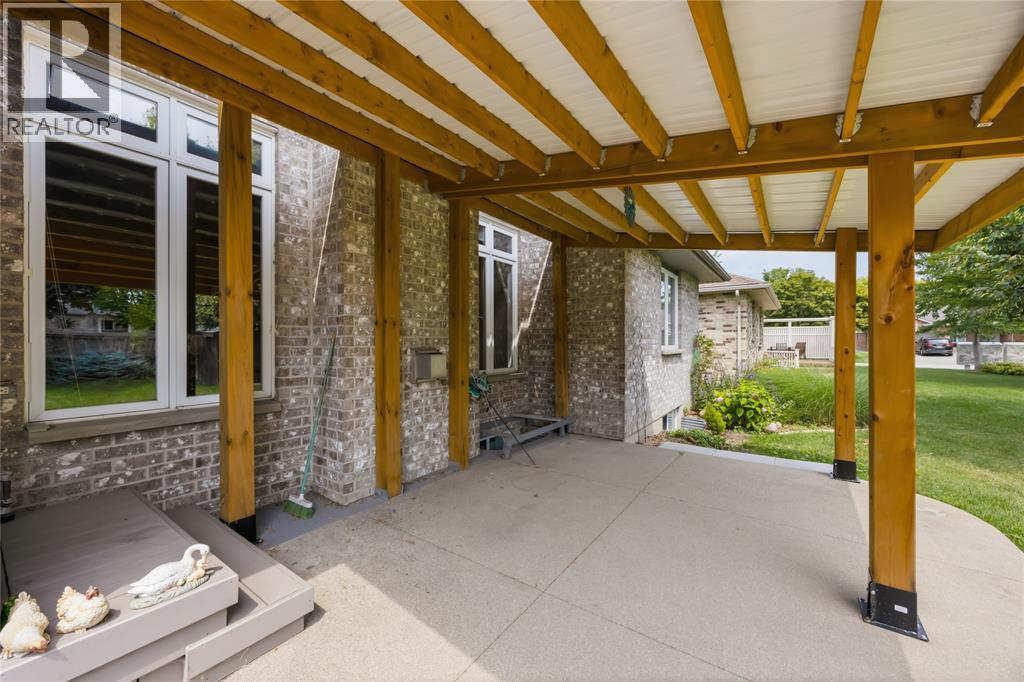 169 Augusta Boulevard, Sarnia, ON - Outdoor With Exterior