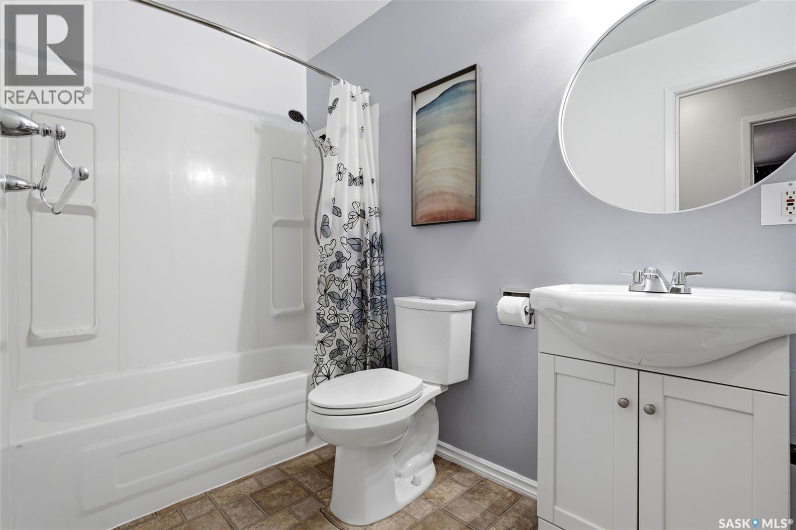 4168 Castle Road, Regina, SK - Indoor Photo Showing Bathroom