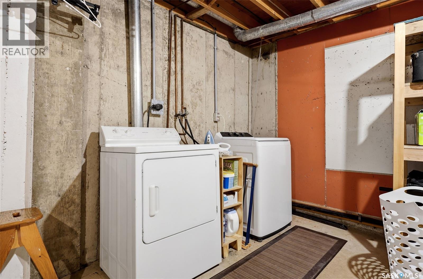 4168 Castle Road, Regina, SK - Indoor Photo Showing Laundry Room