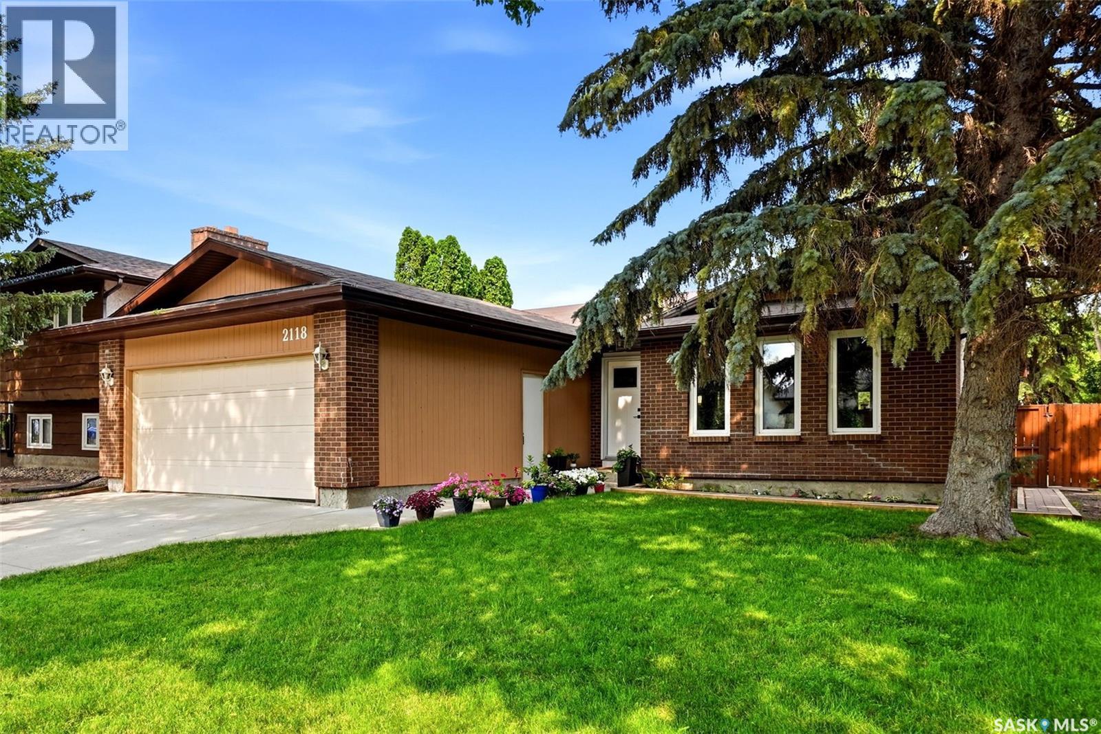 2118 Elderkin Drive E, Regina, SK - Outdoor