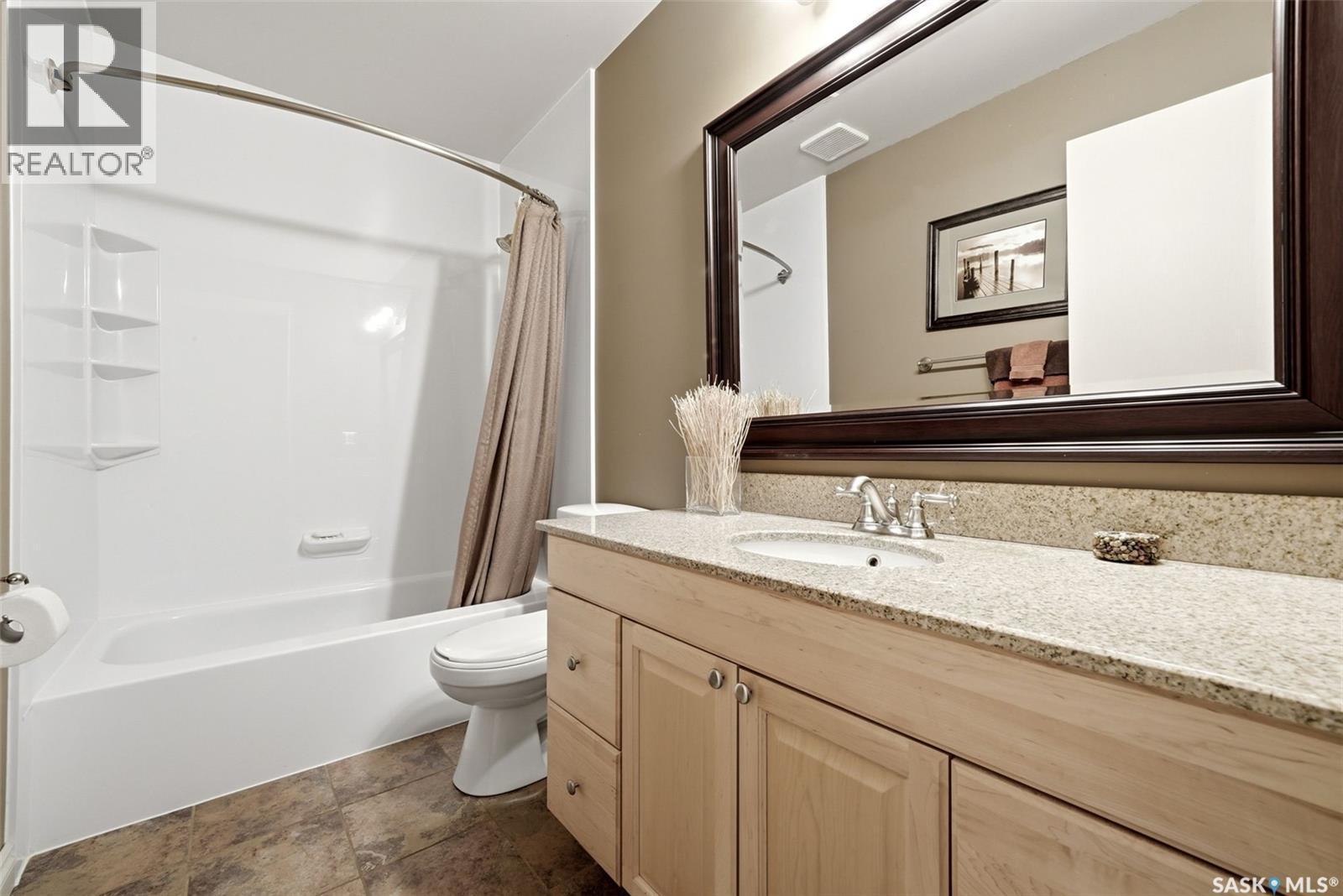 2118 Elderkin Drive E, Regina, SK - Indoor Photo Showing Bathroom
