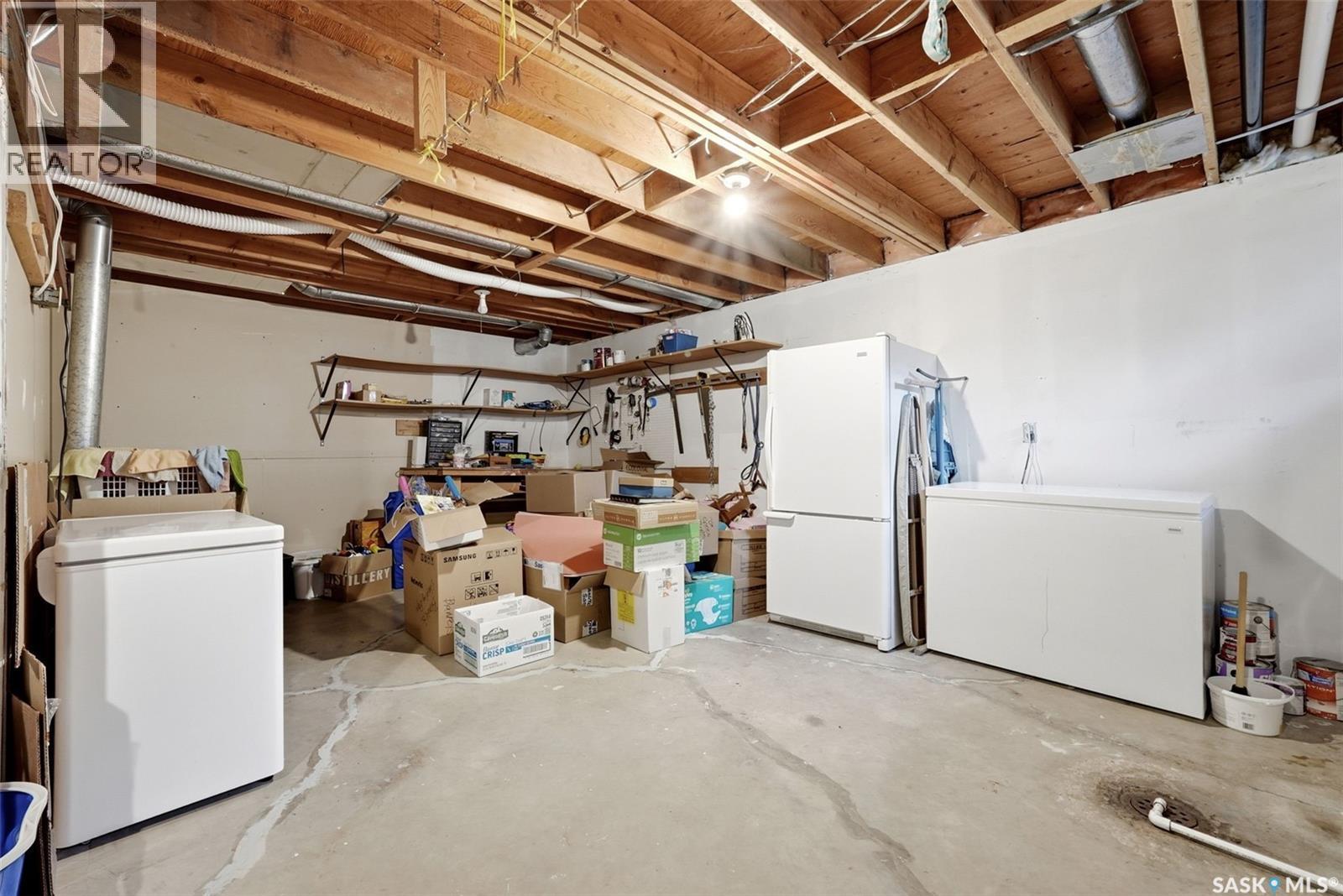 2118 Elderkin Drive E, Regina, SK - Indoor Photo Showing Laundry Room