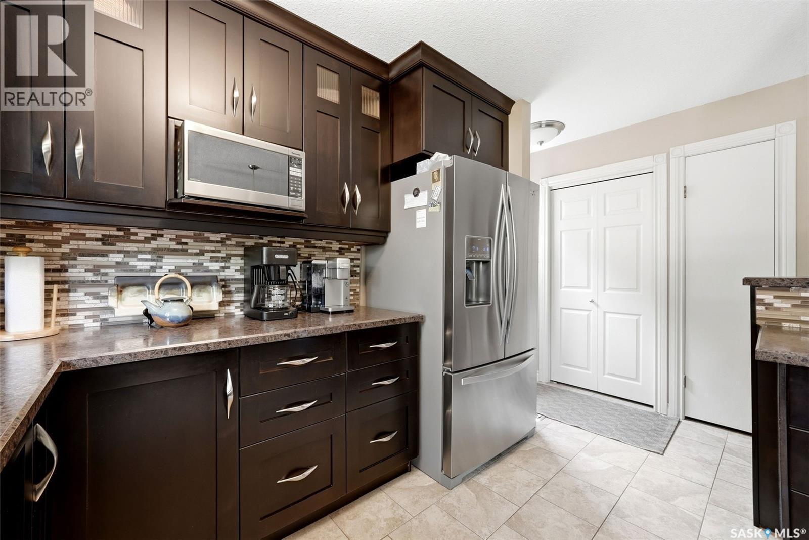 2118 Elderkin Drive E, Regina, SK - Indoor Photo Showing Kitchen